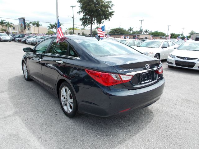 2011 Hyundai Sonata Crew Cabz71