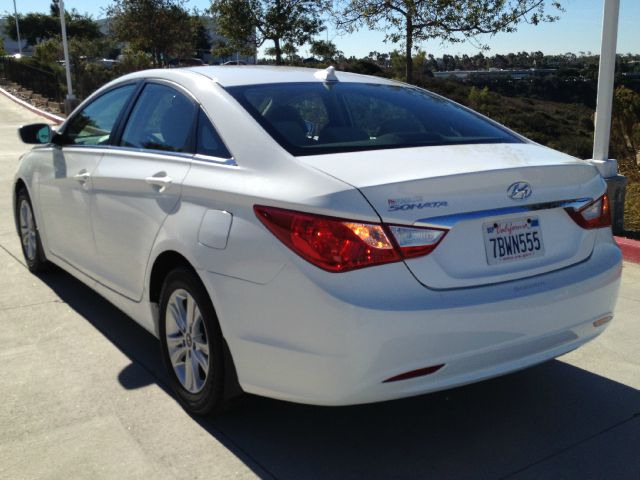 2013 Hyundai Sonata S - 5 Speed Loaded