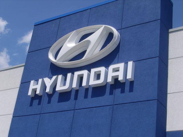 2014 Hyundai Sonata Touring Chrome Wheel Leather