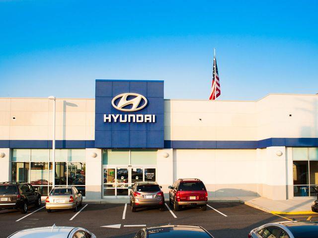 2014 Hyundai Sonata Touring Chrome Wheel Leather