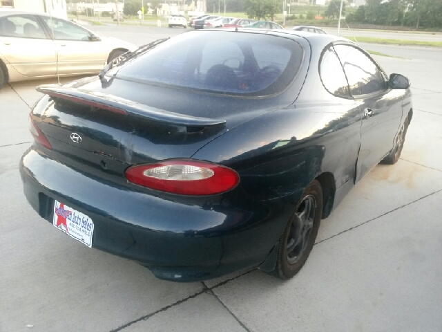 1997 Hyundai Tiburon Sport - 4x4 Loaded