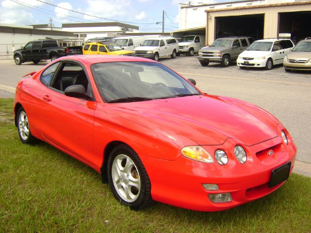 2000 Hyundai Tiburon GT Premium