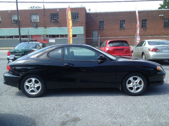 2001 Hyundai Tiburon GT Premium