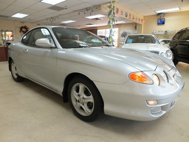 2001 Hyundai Tiburon GT Premium