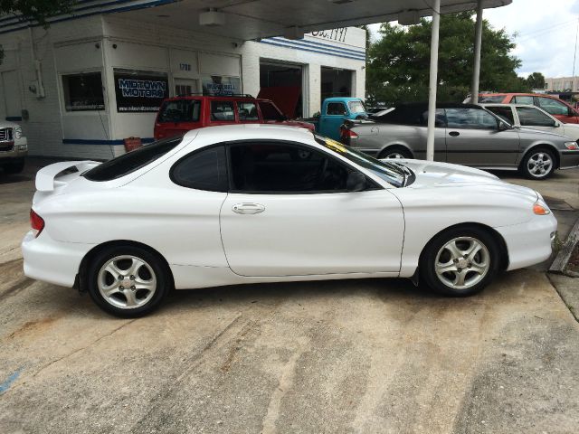 2001 Hyundai Tiburon S Sedan