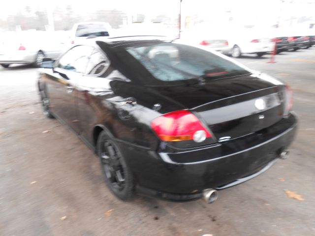 2003 Hyundai Tiburon Base