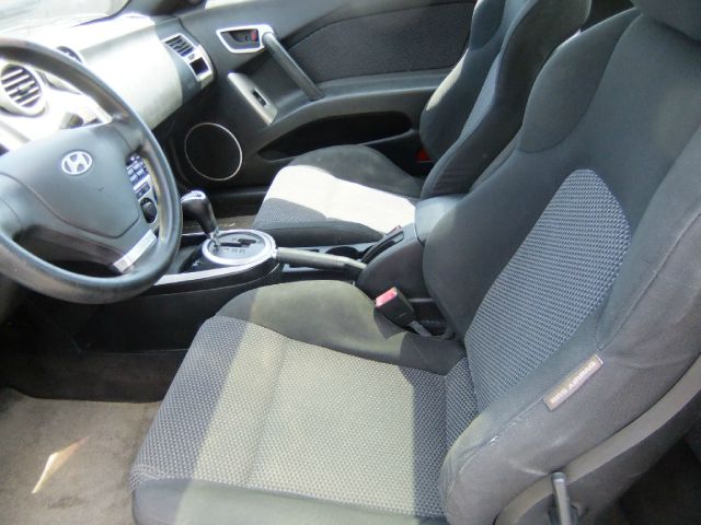 2003 Hyundai Tiburon Base