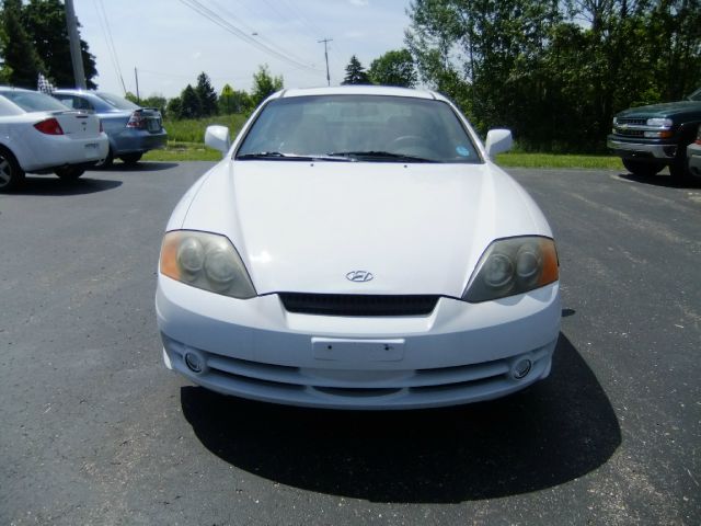 2003 Hyundai Tiburon Base