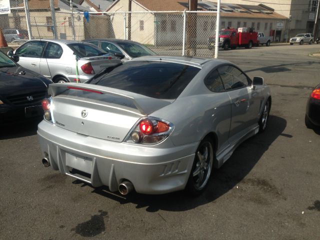 2004 Hyundai Tiburon L W12 Quattro AWD Sedan