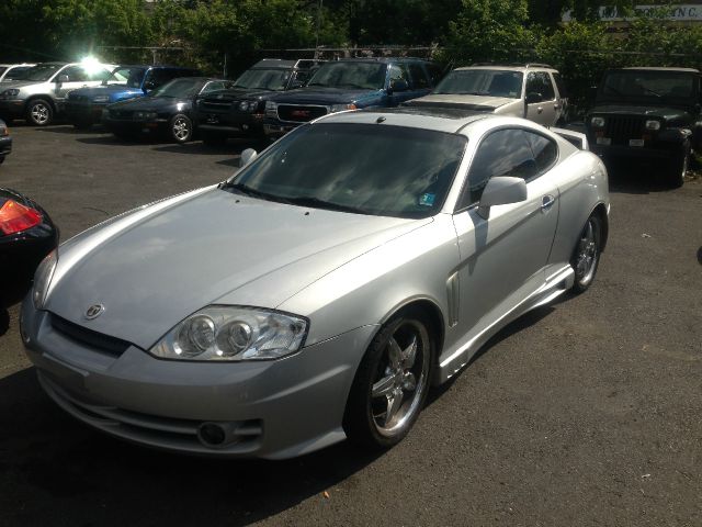2004 Hyundai Tiburon L W12 Quattro AWD Sedan