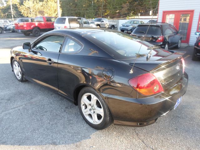 2004 Hyundai Tiburon Base