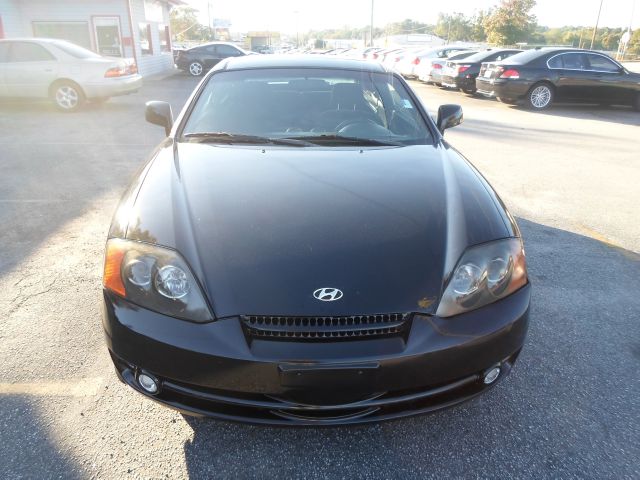2004 Hyundai Tiburon Base
