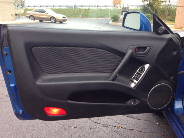 2004 Hyundai Tiburon Unknown