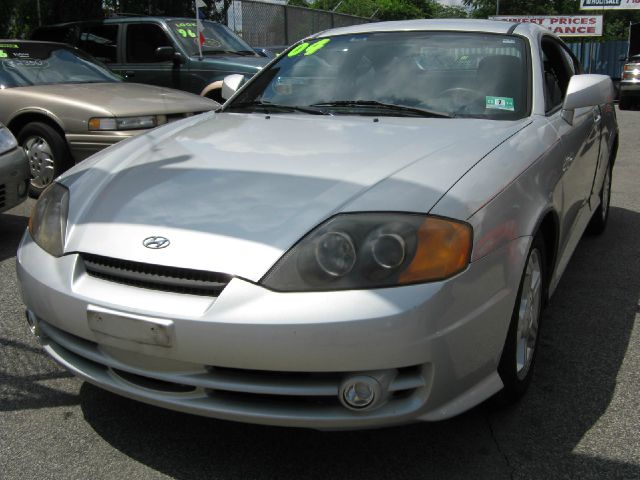 2004 Hyundai Tiburon Base
