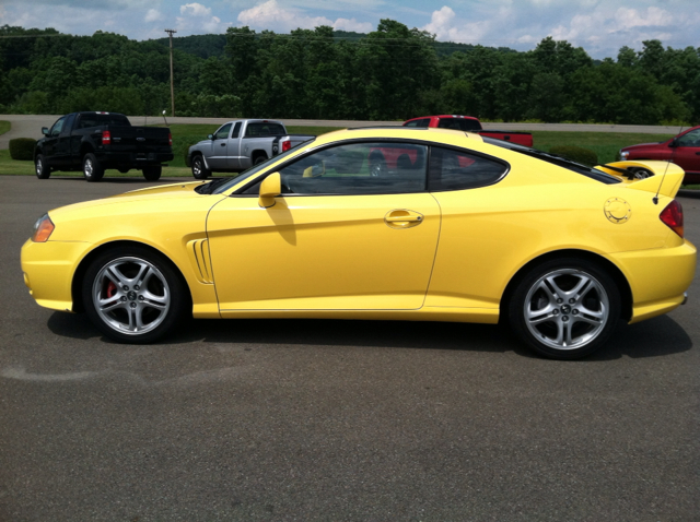 2004 Hyundai Tiburon L W12 Quattro AWD Sedan