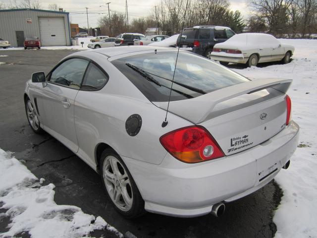2004 Hyundai Tiburon 8 Passenger
