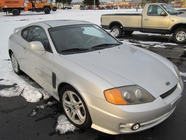 2004 Hyundai Tiburon 8 Passenger