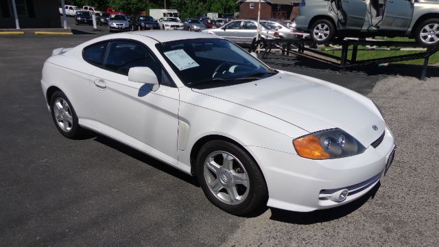 2004 Hyundai Tiburon Base