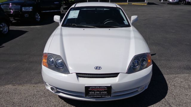 2004 Hyundai Tiburon Base