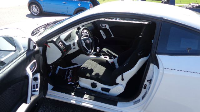 2004 Hyundai Tiburon Base