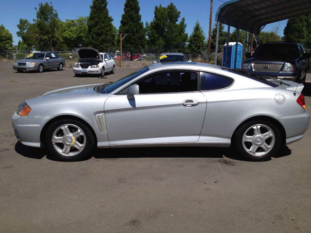 2004 Hyundai Tiburon LT. 4WD. Sunroof, Leather
