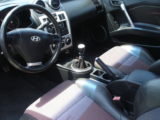 2005 Hyundai Tiburon SE