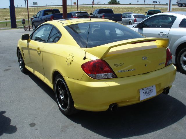 2005 Hyundai Tiburon SE