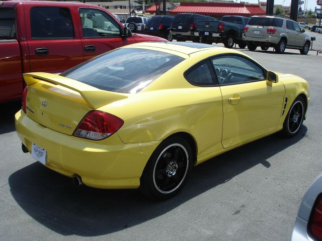 2005 Hyundai Tiburon SE