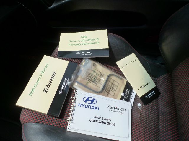2006 Hyundai Tiburon SE