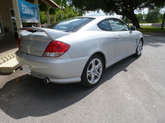 2006 Hyundai Tiburon SE