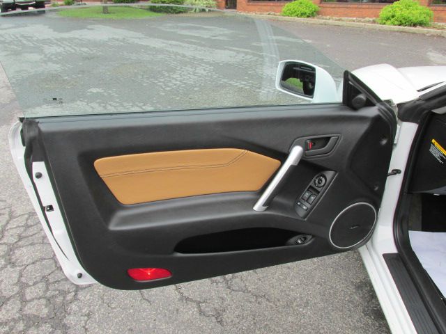 2006 Hyundai Tiburon Unknown