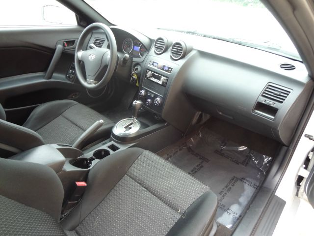 2008 Hyundai Tiburon XLS