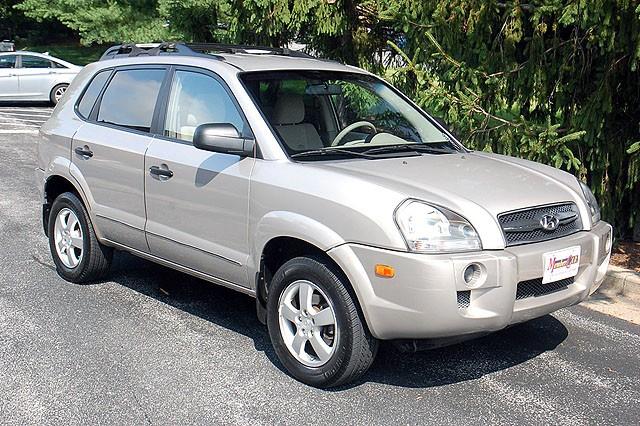2005 Hyundai Tucson S Sedan