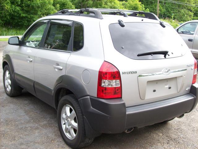 2005 Hyundai Tucson SL Sedan