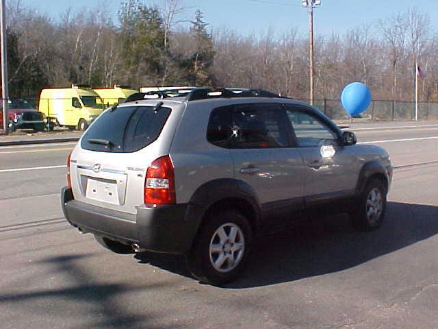2005 Hyundai Tucson FWD 4dr Sport