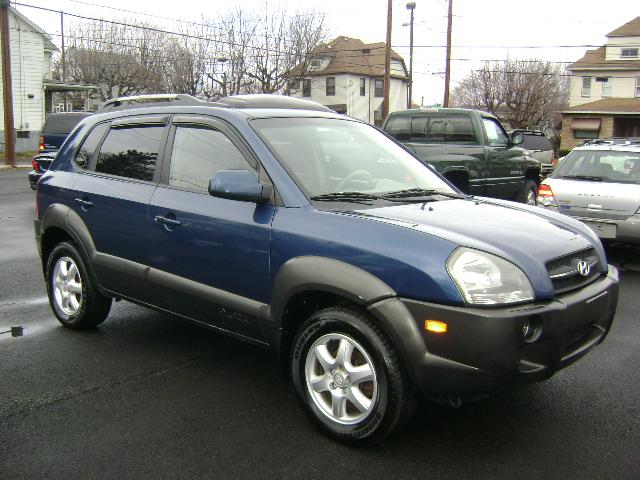 2005 Hyundai Tucson SL Sedan