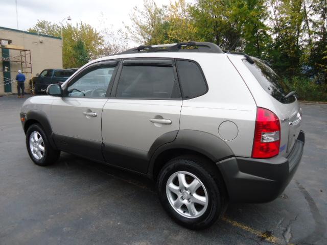 2005 Hyundai Tucson SL Sedan