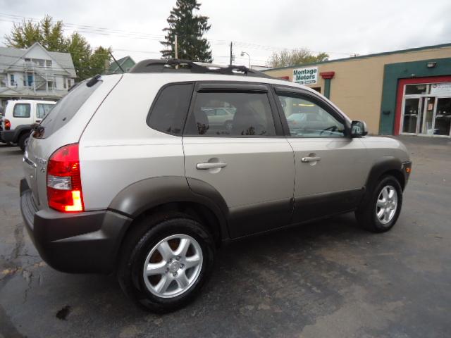2005 Hyundai Tucson SL Sedan