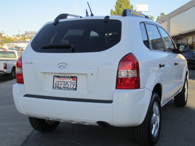 2005 Hyundai Tucson Extended Cab Standard Box 4-Wh