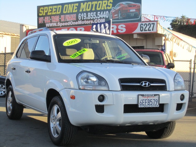 2005 Hyundai Tucson Extended Cab Standard Box 4-Wh