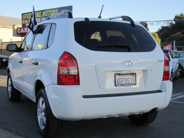 2005 Hyundai Tucson Extended Cab Standard Box 4-Wh