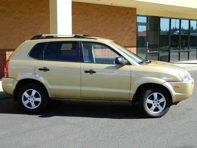 2005 Hyundai Tucson S Sedan