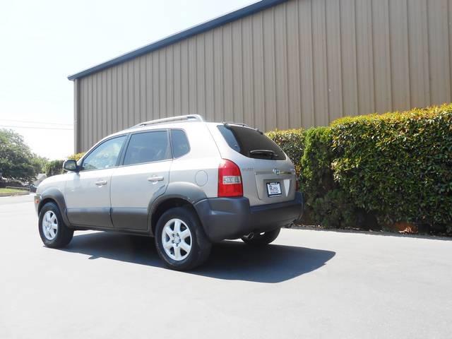 2005 Hyundai Tucson FWD 4dr Sport