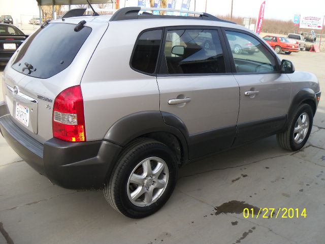 2005 Hyundai Tucson Unknown