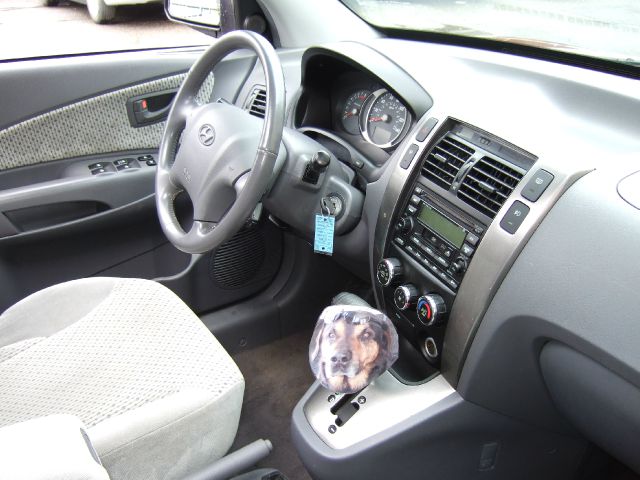 2005 Hyundai Tucson 2002 Saturn