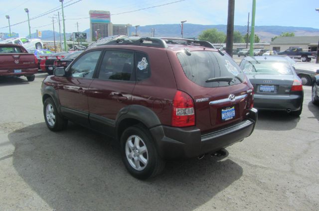 2005 Hyundai Tucson 2002 Saturn