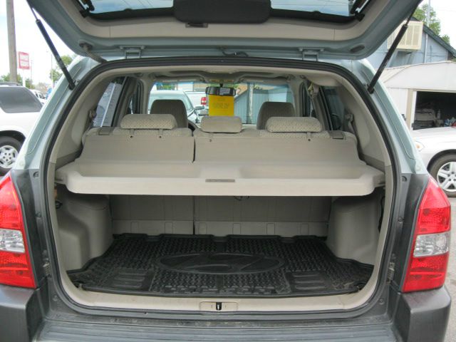 2005 Hyundai Tucson Supercab SRW 4X