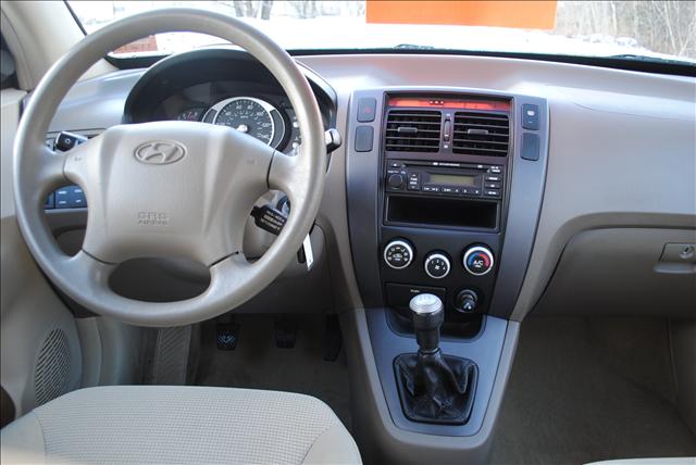 2006 Hyundai Tucson S Sedan