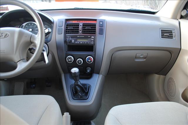 2006 Hyundai Tucson S Sedan