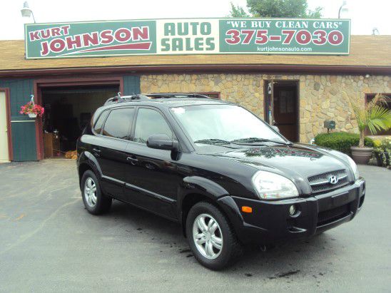 2007 Hyundai Tucson 2WD Crew Cab 143.5 Inch SLE Truck